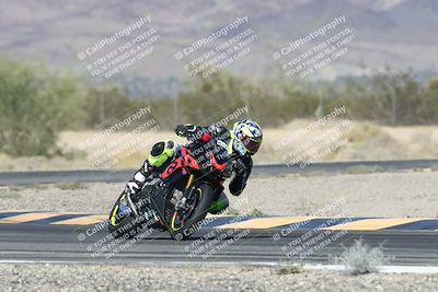 media/Oct-30-2025-Racers Edge (Thu) [[dabbdaf680]]/3-B Group/Session 5 (Turn 6)/